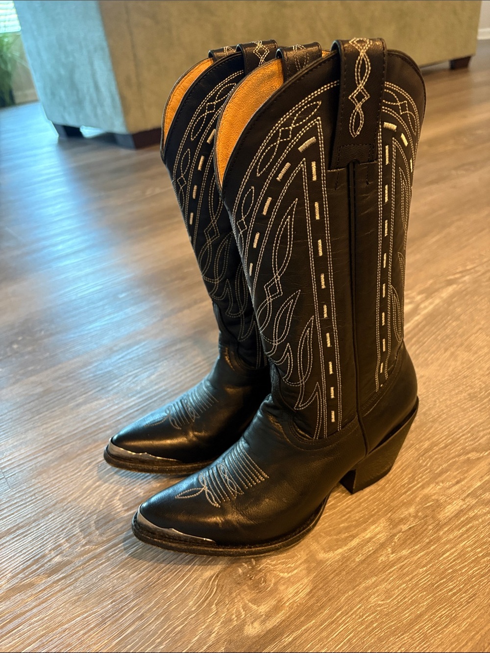 Idyllwind Black Western Lace-Up Cowboy Boots with White Stitching